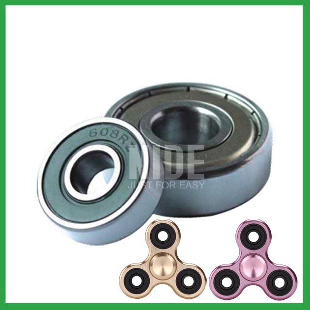 Are there hybrid zkl ball bearing that combine steel rings with ceramic balls to optimize performance in demanding applications?