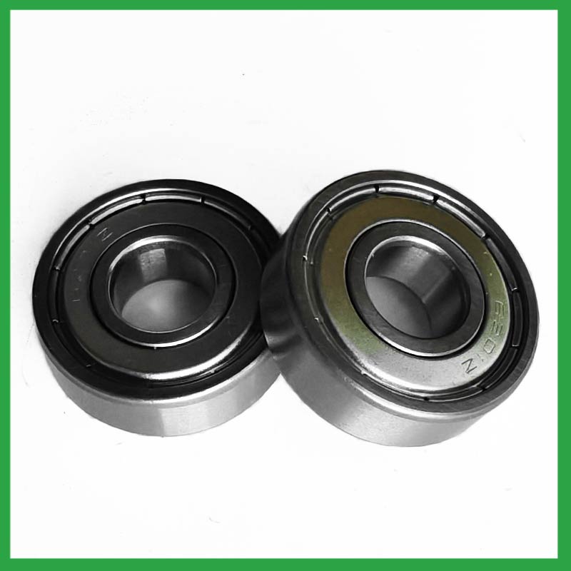 Are there hybrid ball bearings that combine steel rings with ceramic balls to optimize performance in demanding applications?